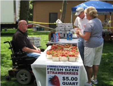 Dzen Farms Proudly Supplying The 2015 South Windsor Strawberry Fest!